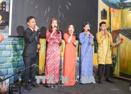 Những đêm nhạc Blouse trắng nghĩa tình 